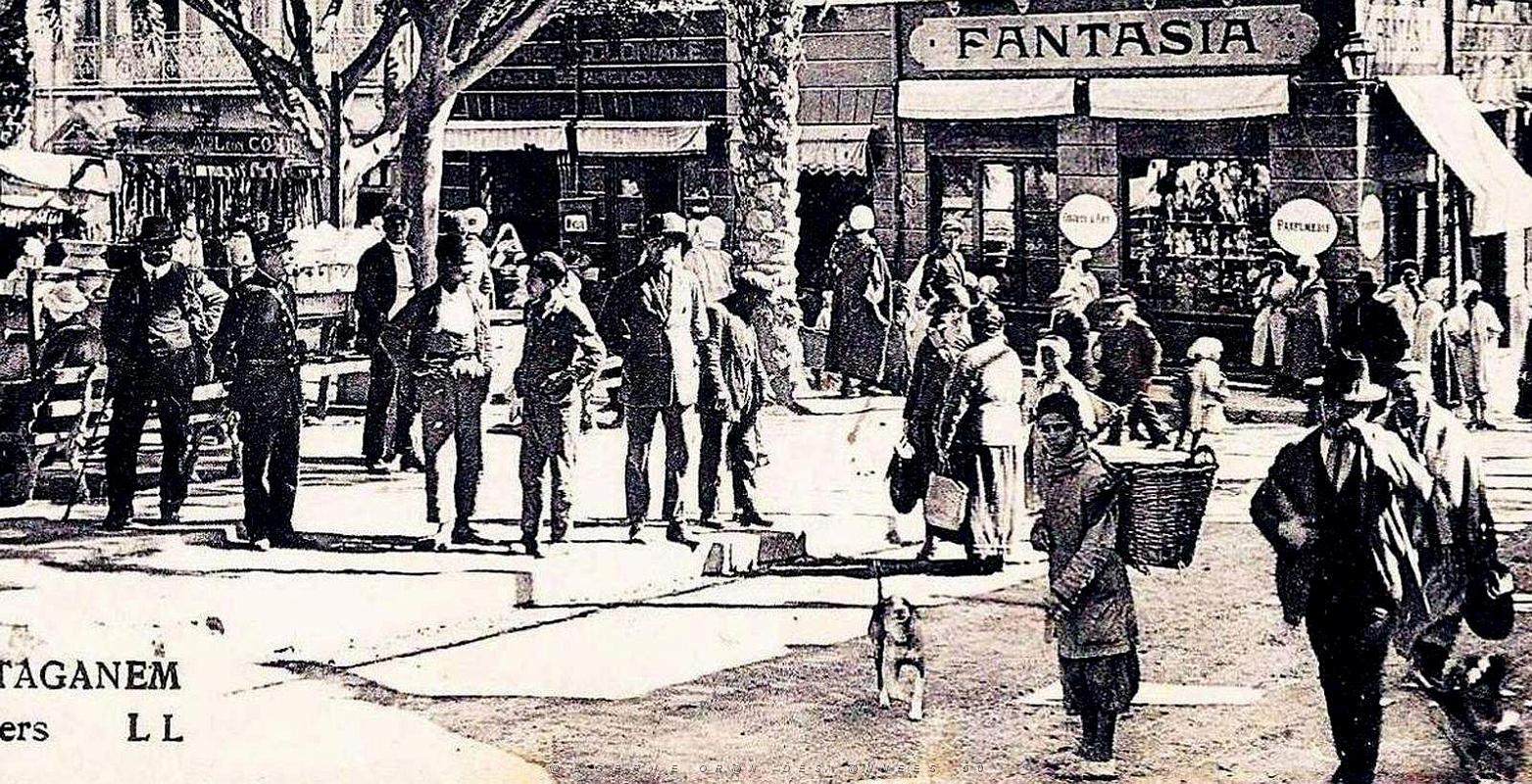 1979- Mostaganem - La Place2 Thiers.jpg